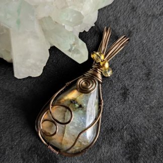 Collier en Labradorite, fil et perles de cuivre - 6 x 3 cm
