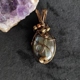 Collier en Labradorite, fil et perles de cuivre - 6 x 2,5 cm