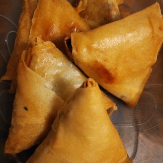 Samoussa au boeuf/pommes de terre curry( 3/4 pièces selon le poids)